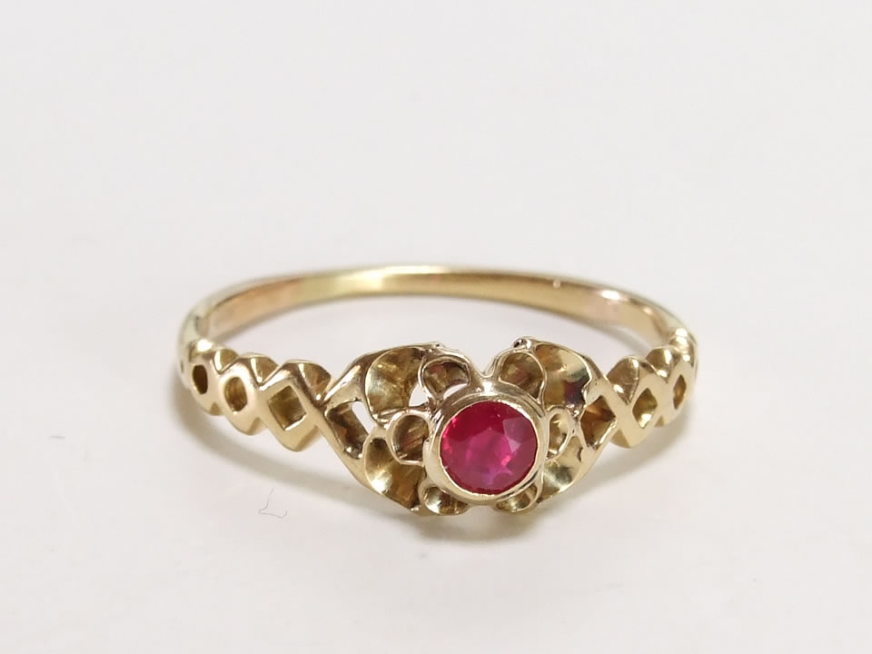 �A���e�B�[�N���r�[�S�[���h�����O�i�r�W���[�h�v�����@���X�j